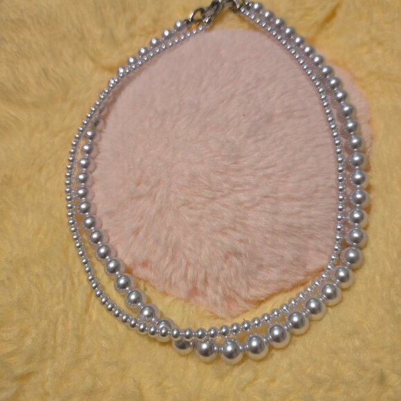 New Women Freshwater Pearl Necklace With A Double Layer Design - Picture 2 of 2